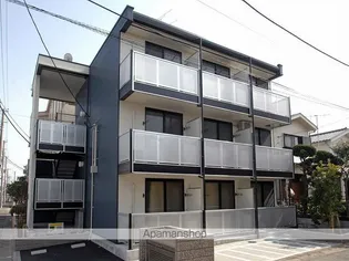 レオパレスラッキー【3階】の外観