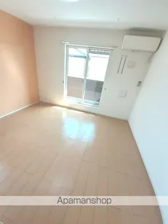 PINE BREEZE壱番館【2階】の居間