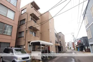 ファーストフラット【301号室】の外観