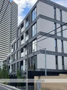 東京都新宿区市谷仲之町【マンション】の外観