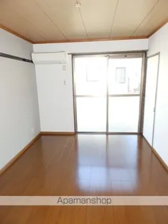 パレーシャル足高 3号棟【1階】の居間