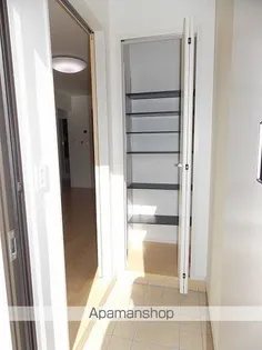 リ・ミノーレ【1階】の玄関