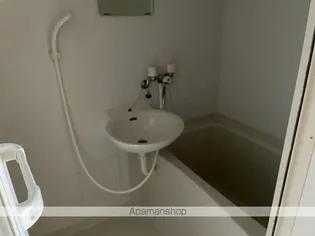 レオパレスフジニューコート【3階】の玄関