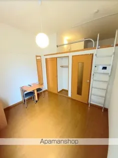 レオパレス森【1階】の居間