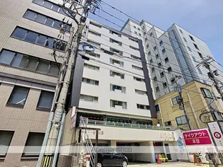 クルエボヌール駅前の画像