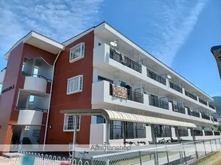 ホワイトパレス【2階】の外観