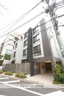 東京都新宿区市谷仲之町【マンション】の外観