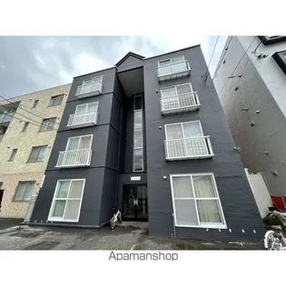 クリスタルハイツ元町【2階】の外観