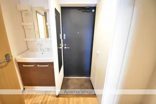 メイテラッセ中島丁【1階】の玄関