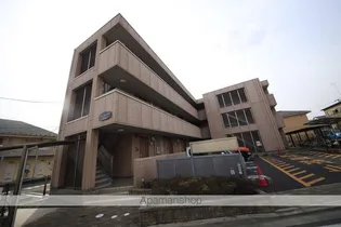 ファミールメゾン【2階】の外観