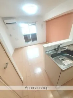 PINE BREEZE壱番館【2階】の居間