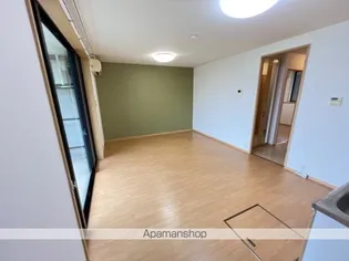 ステディア【103号室】の居間