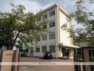 ファミールパピヨン【4階】の周辺