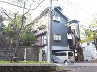 ブルーバーズレジデンス【2階】の外観