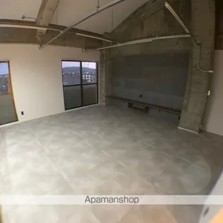 カサベルデ【4階】の居間