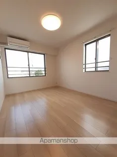 ゼロツー壱番館【2階】の居間