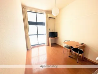 レオパレス一歩【1階】の居間