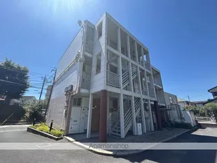 レオパレススカイライン【2階】の外観