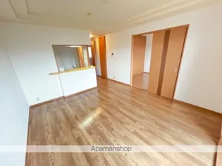 アーバンハウス五性橋【203号室】の居間