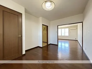 マリーナハイツ【203号室】の居間