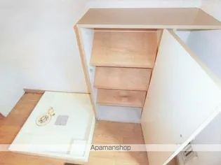 パインビレッジ【2階】の玄関