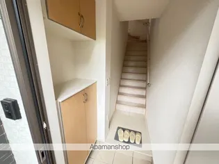 プレジールB【201号室】の玄関