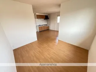 グランシャリオⅡ【205号室】の居間