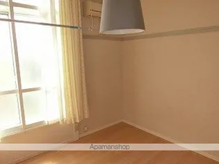 グリーンコート巣子A【102号室】の居間