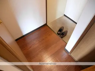 プチシャトー【2階】の玄関