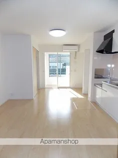 リ・ミノーレ【1階】の居間