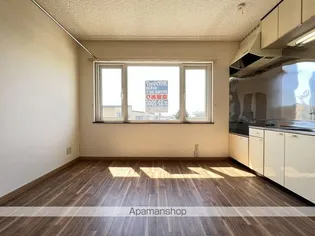 コミュニティ上野Ⅲ【201号室】の居間