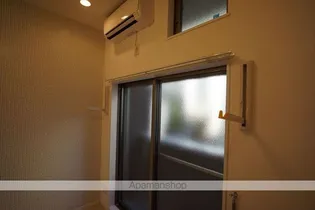 BLUE TOPAZ【2階】の内装