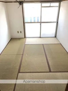 長江ハイツ【102号室】の居間