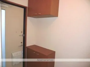 エルフローラ B棟【102号室】の玄関