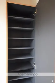 サテライト青葉【1階】の玄関