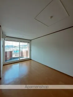 クレストール川俣【202号室】の居間