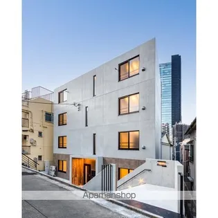 プラス新宿【4階】の外観