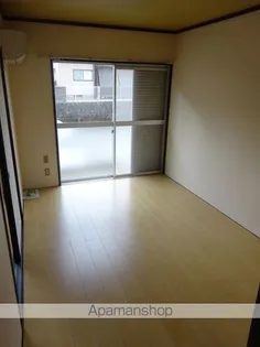 グリーンヒル【101号室】の居間