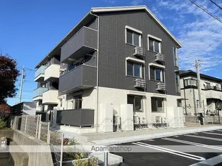 ポワロ【1階】の外観