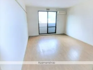 パインビレッジ【1階】の居間