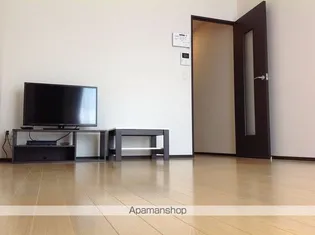 レオネクストKATSURA【1階】の居間