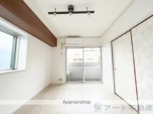 コスモリヴェール朝生田【2階】の居間