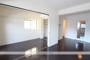 グロースメゾン博多山王【6階】の居間