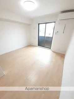 コリーヌ日和が丘【1階】の居間