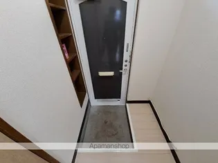 ハイツあずみ【1階】の玄関