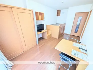 レオパレスアクエリウス【103号室】の居間