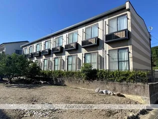 レオパレスシャンデリア【1階】の外観