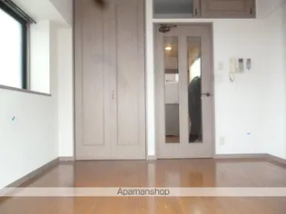 ラフィネス大濠パークサイド【5階】の居間