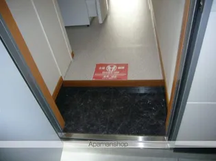 レオパレスマルブル B【108号室】の玄関