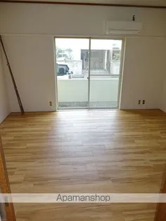 ラナプール西小路【105号室】の居間